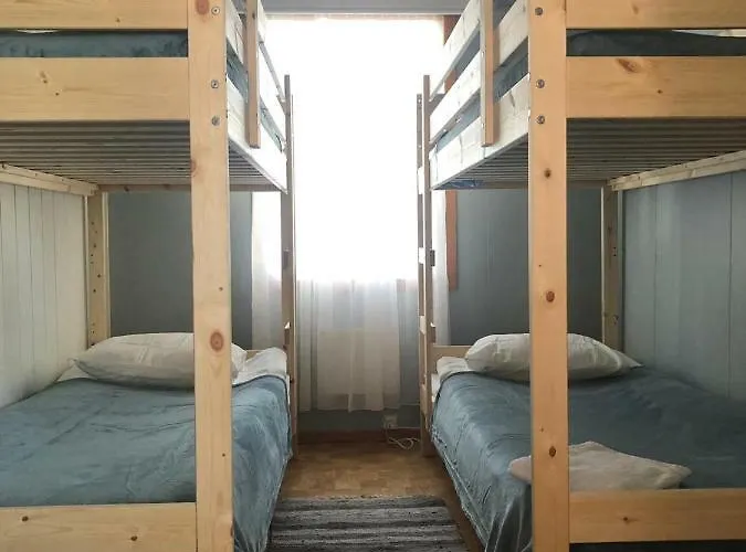 Hendriks 16 Hostel Rena